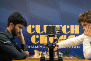 Gukesh Pimpin Clutch Chess Meski Kalah dari Carlsen di Laga Pembuka (SLCC)