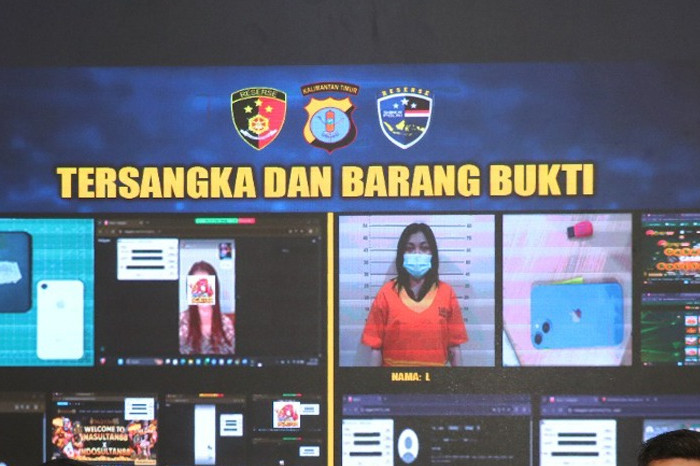 Tersangka dan Barang Bukri Promosikan Judi Online di Instagram