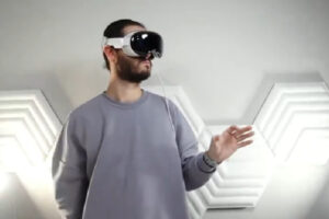 Samsung Galaxy XR (@BenGeskin)