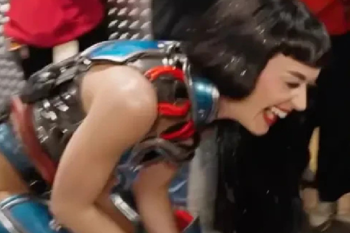 Viral Video Lempar Kue Ultah, Katy Perry Dihujat Tak Sopan dan Boros (X)