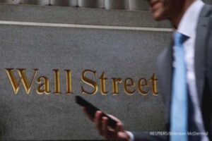 Wall Street Terguncang! Bank Besar Tebar Ancaman Resesi, Investor Panik?