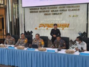Ijazah Jokowi: Roy Suryo Cs Tersangka, Kasus Berlanjut!