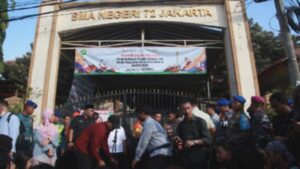 SMAN 72 Jakarta Bergegar: Kesaksian Siswa Selamat dari Ledakan!