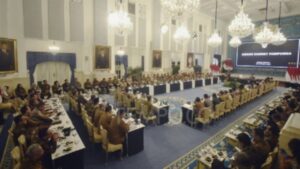 Utang Whoosh: Prabowo Kumpulkan Menteri Bahas Dampak & Solusi?