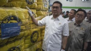 Pakaian Bekas Ilegal Merebak: Impor Tekstil Disalahkan? Ini Kata Mendag