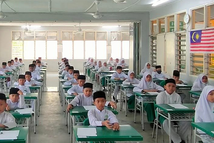 Cegah Kejahatan Online, Malaysia Larang Anak di Bawah 16 Tahun Bermedsos Mulai 2026