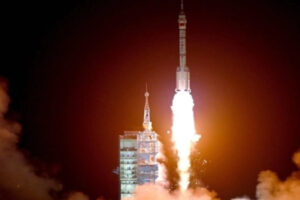 China Luncurkan Shenzhou 21, Bawa Astronot Termuda (32 Tahun) ke Stasiun Tiangong (CCTV)