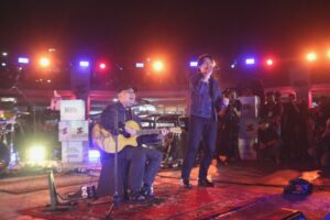 Ebiet & Rony Tutup Festival Teman Kota: Konser Spektakuler!